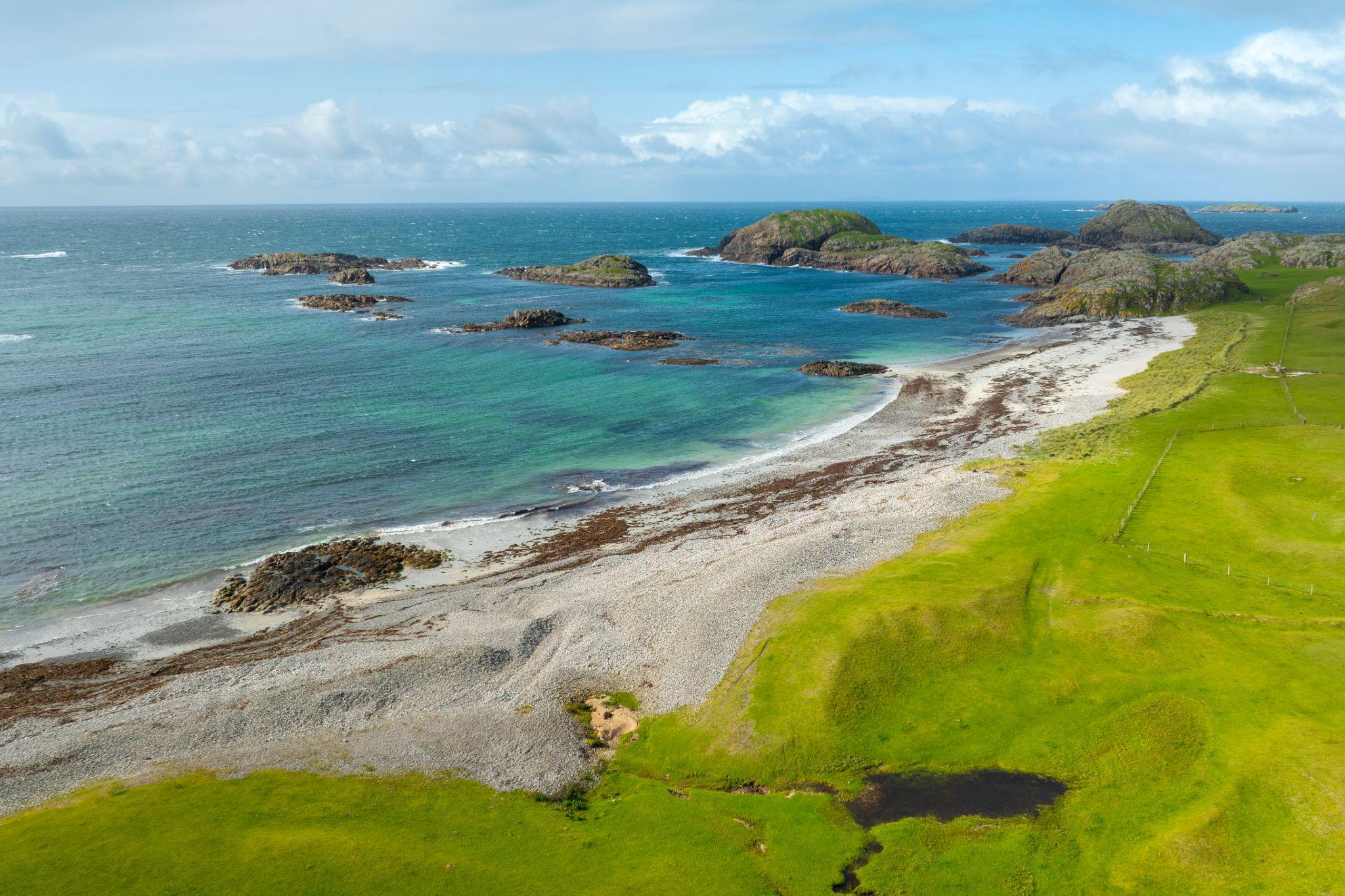 Bay at the back of the ocean on the Isle of Iona