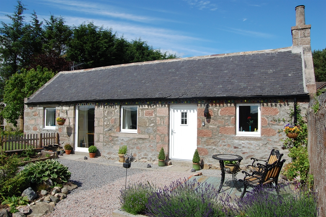 Acorn Bothy, Alford – Self Catering | VisitScotland