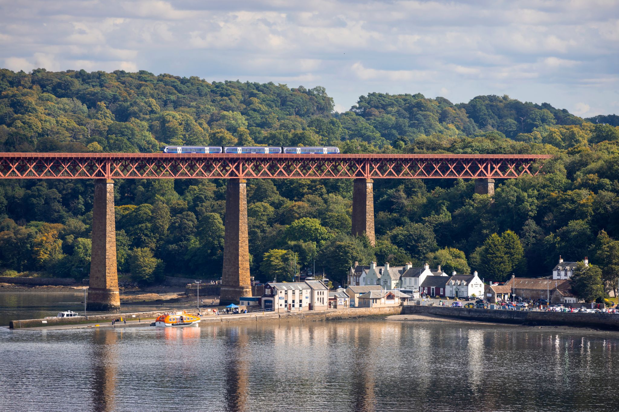 Train on the Forth Bridge