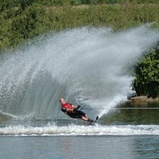 Loch Lomond Water Ski Club, Balloch – Watersports | VisitScotland